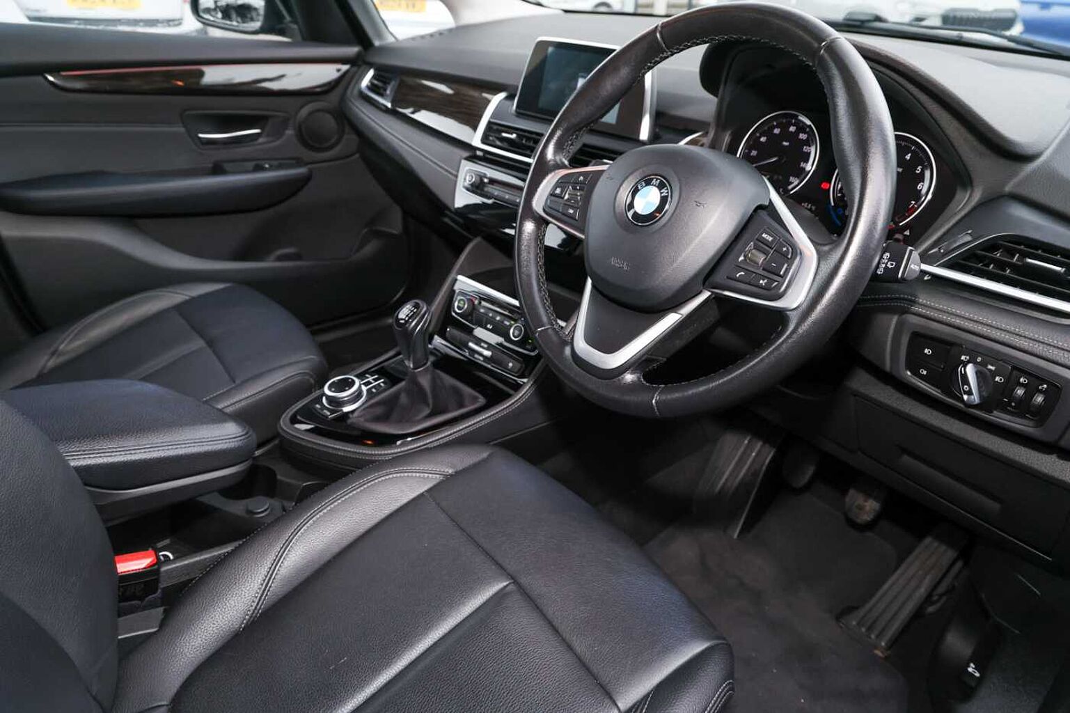 BMW 2 Series 218i Luxury Active Tourer 5-Door